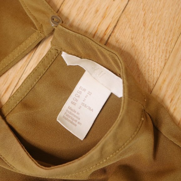 H&M Ruffled Blouse - Picture 5 of 5